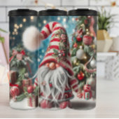 Holiday Gnome mit Weihnachtsgeschenken Thermosbecher