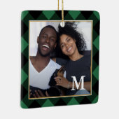 Holiday Green Kariert mit Monogram Foto Christmas Keramikornament (Rechts)