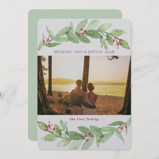 Holiday Greenery Berries Freudendes Foto Feiertagskarte (Vorne/Hinten)