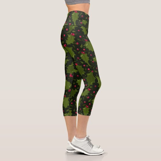 Holiday Holly and Berries on Dark Green Capri Leggings (Rechts)