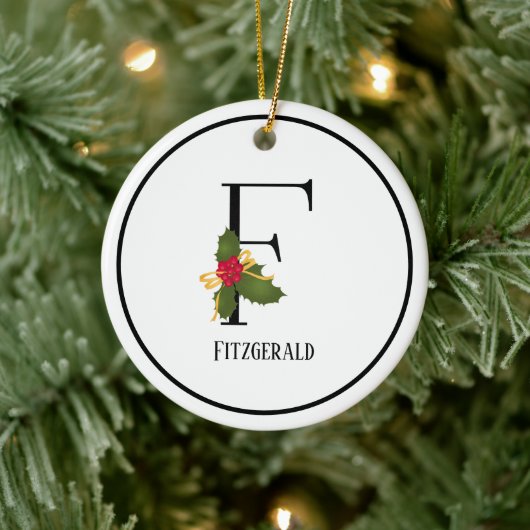Holiday Holly Monogram Letter F Personalisiert Keramik Ornament (Baum)