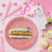 Holiday Hot Dog auf Gingham Paper Plate Pappteller (Party)
