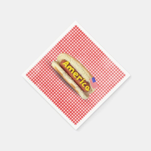Holiday Hot Dog auf Gingham Serviette (Ecke)