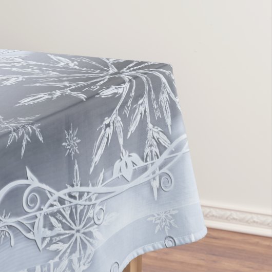 Holiday Luxe Crystal Snowflakes Tischdecke (Beispiel)