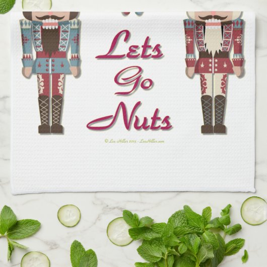 Holiday Nutcracker Lets Go Nuts Geschirrtuch (Gefaltet)