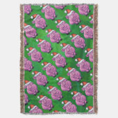 Holiday Pig in Weihnachtsmannmütze Pattern auf Grü Decke (Vorderseite Vertikal)