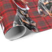 Holiday Red Plaid Doberman Santa Dog Christmas Geschenkpapier (Rolleneckpunkt)