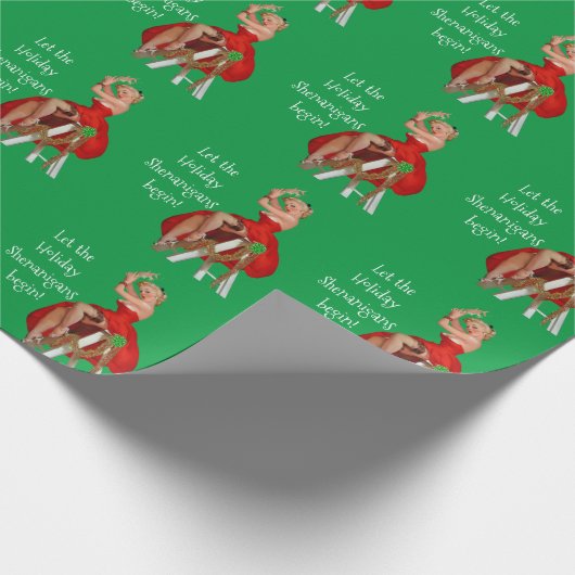 Holiday Shenanigans Retro Pinup Weihnachten Geschenkpapier (Ecke)