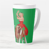 Holiday Shenanigans Retro Pinup Weihnachten Milchtasse (Rechte Ecke)
