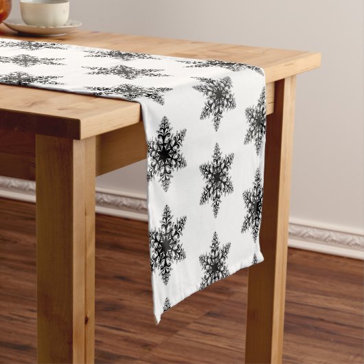 Holiday Snowflakes Table Runner Kurzer Tischläufer (Beispiel)