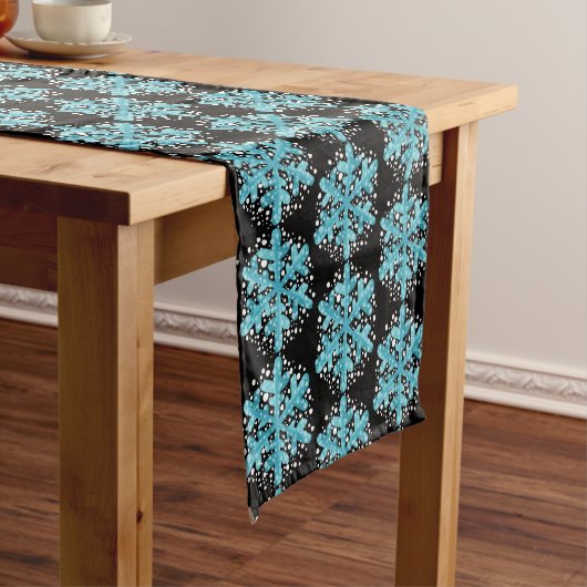 Holiday Snowflakes Table Runner Kurzer Tischläufer (Beispiel)