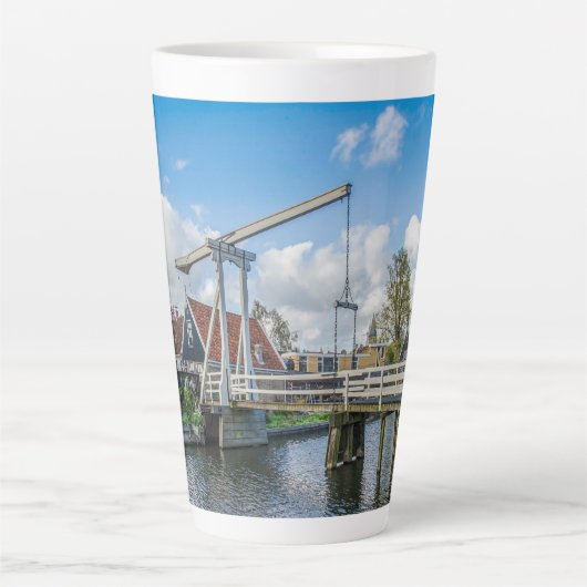 Holländische Holzbrücke Milchtasse (Vorderseite)
