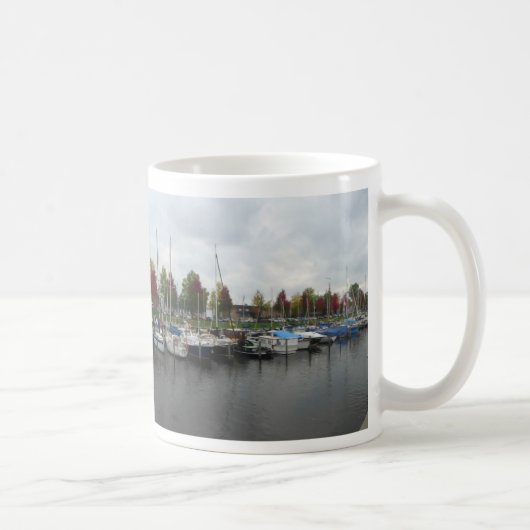 Holländischer Hafen mit grünen und roten Bäumen Pa Kaffeetasse (Rechts)