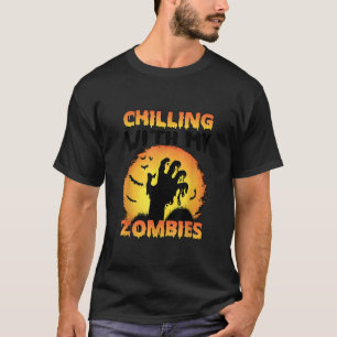 Holloween Chilling mit meinem Zombies Funny Sprich T-Shirt
