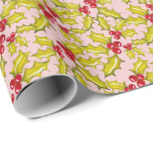 Holly and Berries on Pink Festive Whimsy Christmas Geschenkpapier (Rolleneckpunkt)