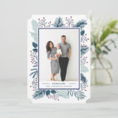 Holly and Pine | Warest Wishes Feiertagskarte (Stehend Vorderseite)