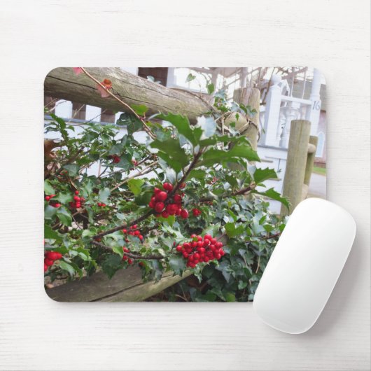 Holly Berries and Fence - Martha's Vineyard Mousepad (Mit Mouse)