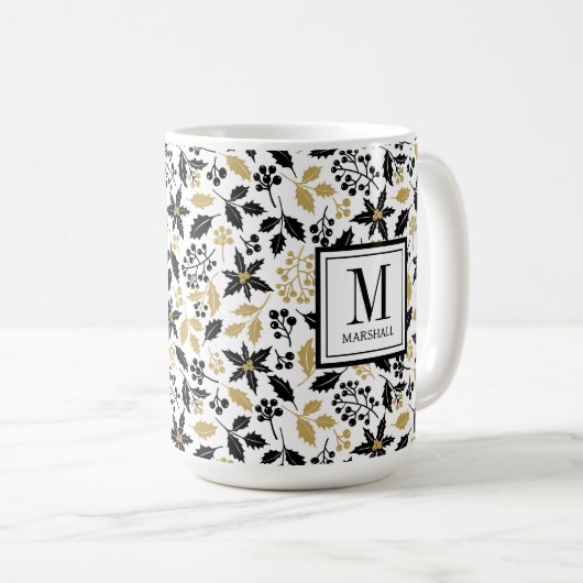 Holly Berries Black Gold Name Monogram Christmas Kaffeetasse (VorderseiteRechts)
