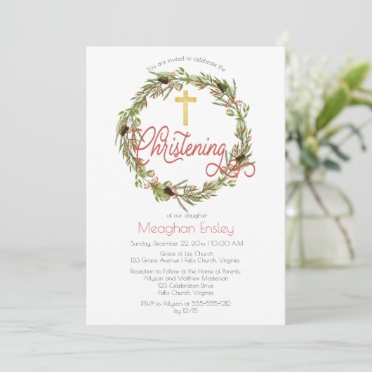 Holly | Berries Pine Wreath Weihnachtsfeiern Einladung (Stehend Vorderseite)