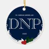 Holly Berry Blue White DNP Abschluss Name Year Keramik Ornament (Vorne)