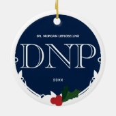 Holly Berry Blue White DNP Abschluss Name Year Keramik Ornament (Hinten)