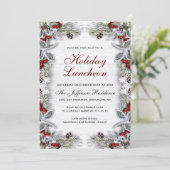 Holly Berry Pine Cones Branch Holiday Luncheon Einladung (Stehend Vorderseite)