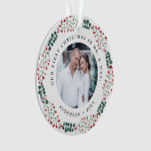 Holly Berry Wreath First Christmas Wedding Foto Ornament (Vorderseite)