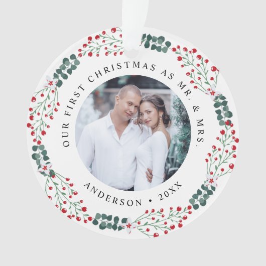 Holly Berry Wreath First Christmas Wedding Foto Ornament (Vorderseite)