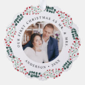 Holly Berry Wreath First Christmas Wedding Foto Ornament Karte (Rückseite)