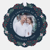 Holly Berry Wreath First Christmas Wedding Foto Ornament Karte (Vorderseite)