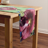 Holly Hock Table Runner Kurzer Tischläufer (Beispiel)