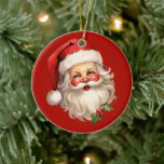 Holly Jolly Santa Claus Retro Weihnachten Keramik Ornament<br><div class="desc">Ein Ornament mit einer fröhlichen Illustration eines Vintagen Weihnachtsmannes mit roten,  roten Wangen,  der seine klassische rote Weihnachtsmannmütze und seinen großen weißen Bären trägt. Der heilige Geist dieses Designs wird durch einen Hauch von Heiligenschein unterstrichen.</div>