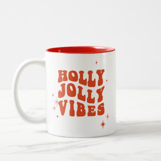 Holly Jolly Vibes - Eine fröhliche Urlaubsbotschaf Zweifarbige Tasse (Links)
