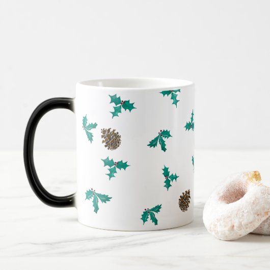Holly mit Berries Muster Weihnachtskaffee Verwandlungstasse (Mit Donut)