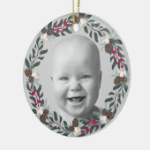 Holly, Red Berries and Pinecone Wreath Foto Keramik Ornament (Links)