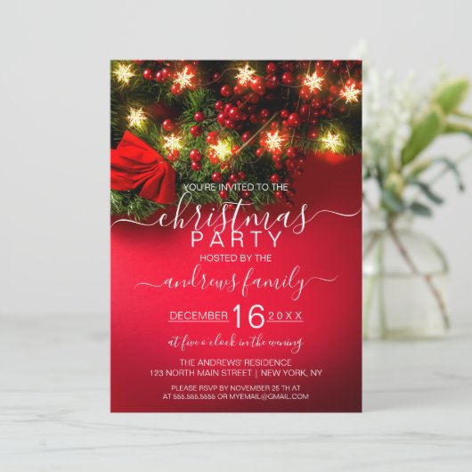 Holly Snowflake Hanging Lights Garland Weihnachten Einladung (Stehend Vorderseite)