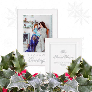 Holly und Efeu Weiße und silberne Weihnachtskarte Folieneinladung