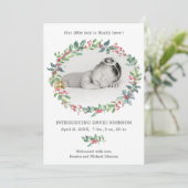 Holly Wreath Baby Boy Holiday Geburtserklärung Einladung (Stehend Vorderseite)