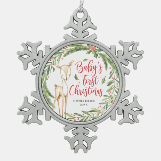Holly Wreath Deer Baby's First Christmas Schneeflocken Zinn-Ornament (Vorderseite)