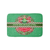 Holly Wreath mit FAMILY NAME auf GREEN Badematte (Vorderseite)