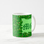 Holly Wreath mit Monogram, Deep Green Coffee Tasse (VorderseiteRechts)