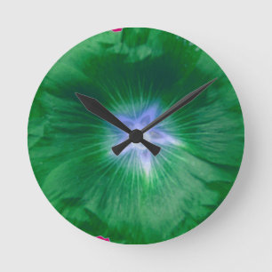 Hollyhock Flower Gorgeous Green Wall Clock Runde Wanduhr