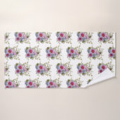 Hollyhocks and Blue Flowers with Bumble BEES Badehandtuch (Badehandtuch)