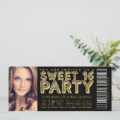 Hollywood Glam Sweet 16 Ticket Black and Gold Einladung (Stehend Vorderseite)