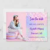Holografisch rosa lila Foto Sweet 16 Save The Date (Vorderseite)