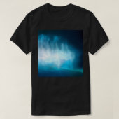 holografische Kunst aus Nebel im Archivstil T-Shirt (Design vorne)