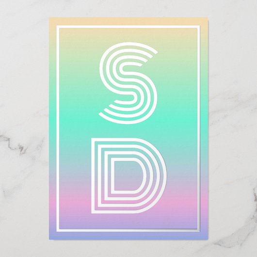 Holographische Gradient Monogram Silver Foil Weddi Folieneinladung (Vorderseite)