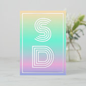 Holographische Gradient Monogram Silver Foil Weddi Folieneinladung (Stehend vorne)