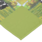 Holstein Kuh & Niedliches Kalb im Sommer Weide Tischdecke (Schrägansicht)