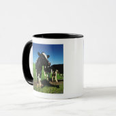 Holstein-Kühe auf einem Gebiet Tasse (Vorderseite Links)